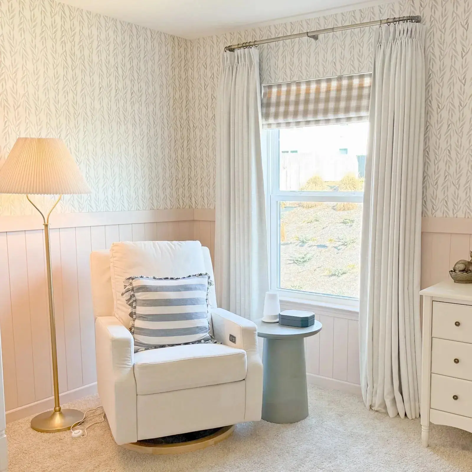 Celia Patterned Roman Shade Cordless - Image 4
