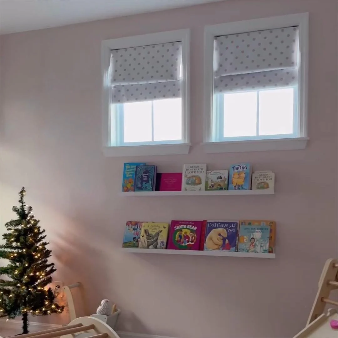Stefana Silber Printed Cordless Roman Shade-Wooden Headrail - Image 9